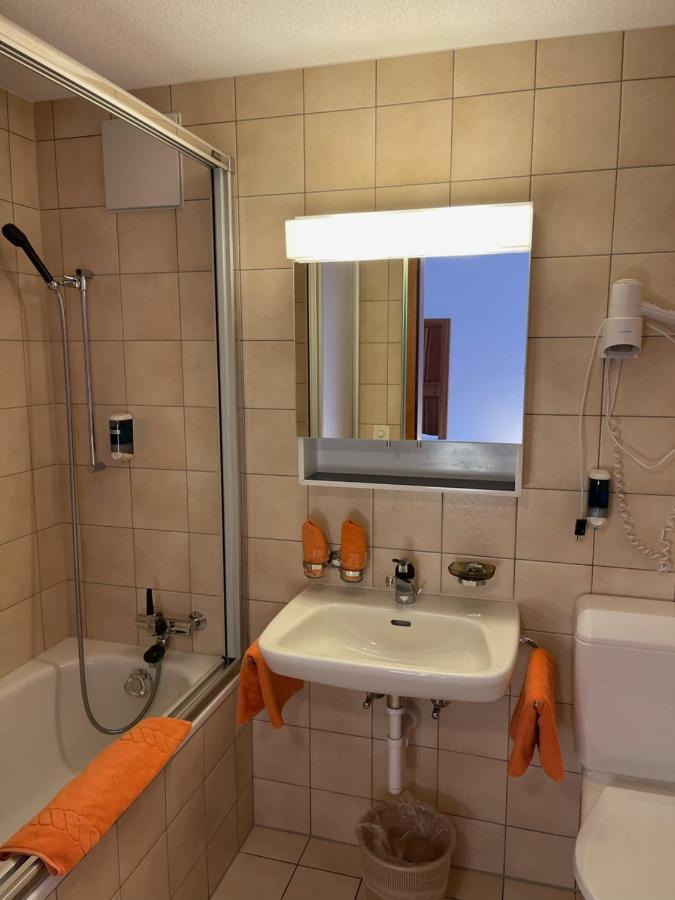 Hotel Alpenhof Oberwald Bagian luar foto